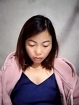 Ella-aa online show from May 10, 9:31 pm