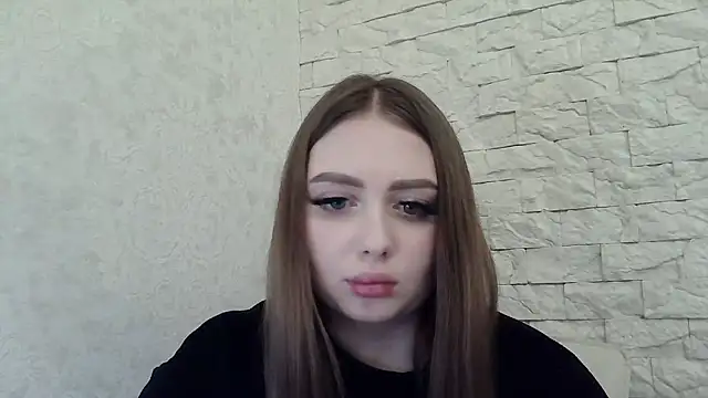 LanaSaysYes online show from February 3, 5:07 pm