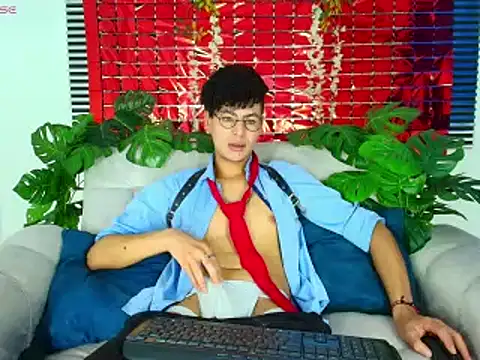 ThiiagoSaeenz online show from February 28, 3:13 pm