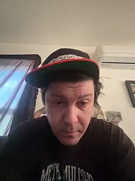 Snapshot of GabEthier chatting on April 3, 9:35 pm GabEthier online show from April 3, 9:35 pm