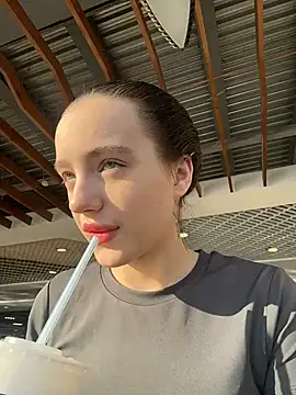 MiaTee online show from February 26, 4:11 am