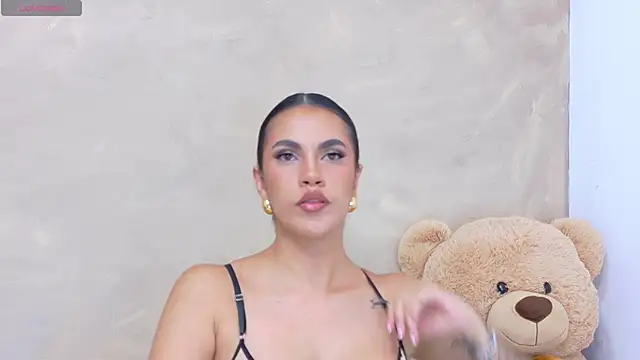 AndiVasquez online show from May 11, 1:39 pm