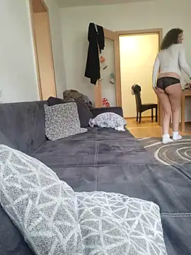 Isa363636 online show from February 9, 10:30 am