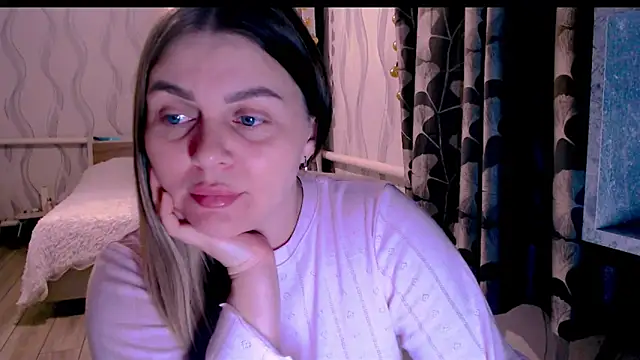 Snapshot of MagicKatarina_ chatting on February 22, 6:17 pm MagicKatarina online show from February 22, 6:17 pm