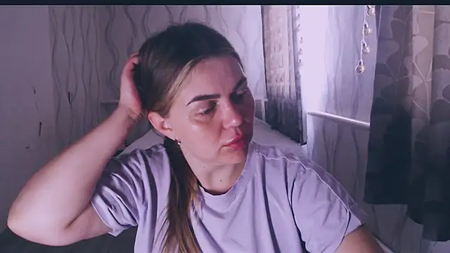 Snapshot of MagicKatarina_ chatting on March 29, 6:46 am MagicKatarina online show from March 29, 6:46 am