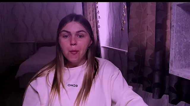 Snapshot of MagicKatarina_ chatting on April 8, 6:02 am MagicKatarina online show from April 8, 6:02 am