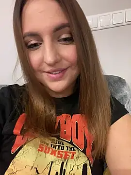 Snapshot of AliceDesmee chatting on February 8, 6:22 pm AliceDesmee online show from February 8, 6:22 pm