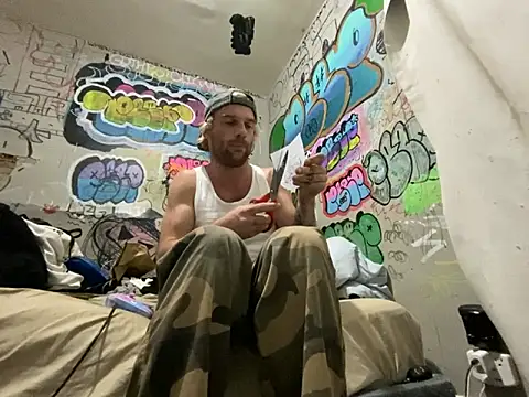 Snapshot of gothboiplzty chatting on June 20, 4:37 am gothboiplzty online show from June 20, 4:37 am