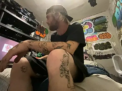 Snapshot of gothboiplzty chatting on July 6, 2:52 am gothboiplzty online show from July 6, 2:52 am