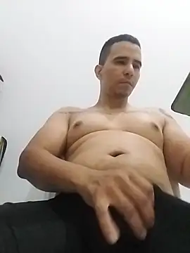 Snapshot of Mrpassion3 chatting on February 5, 1:43 am Mrpassion3 online show from February 5, 1:43 am