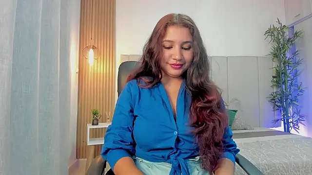 Victoria Rosee online show from July 4, 1:06 pm