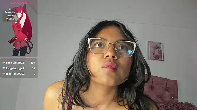 luna velveth online show from March 21, 8:19 am