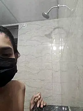 Snapshot of hey_sirri chatting on August 5, 8:00 pm hey sirri online show from August 5, 8:00 pm