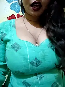 PARI51 online show from February 10, 6:45 pm