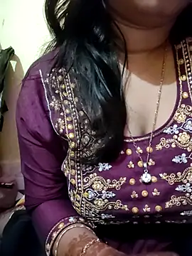 PARI51 online show from February 18, 9:00 pm