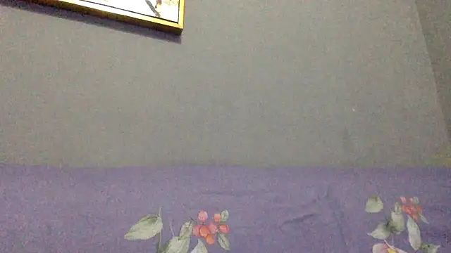 Snapshot of Carlos18loverboyfriend chatting on April 4, 8:39 pm Carlos18loverboyfriend online show from April 4, 8:39 pm