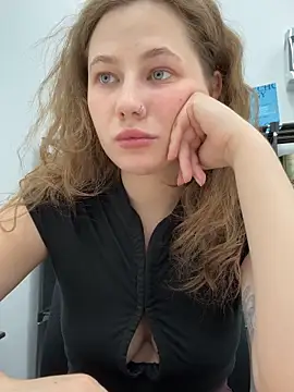 Snapshot of AsynaYuuki chatting on March 25, 5:41 pm AsynaYuuki online show from March 25, 5:41 pm