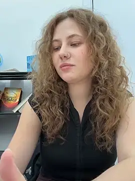 Snapshot of AsynaYuuki chatting on March 28, 6:18 pm AsynaYuuki online show from March 28, 6:18 pm