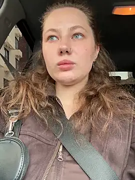 Snapshot of AsynaYuuki chatting on April 2, 10:46 am AsynaYuuki online show from April 2, 10:46 am