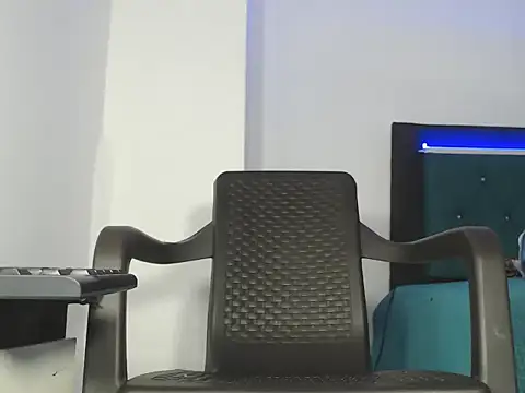 hotboyluxe online show from April 30, 1:28 pm
