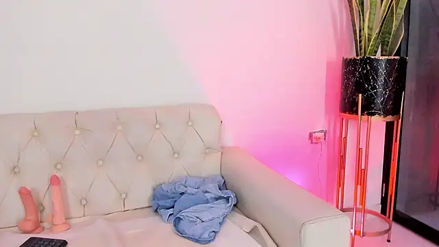 liorah wolf online show from February 28, 9:05 pm