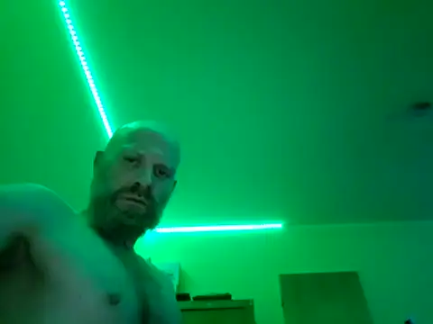 Snapshot of Polskapsyc chatting on February 1, 5:17 am Polskapsyc online show from February 1, 5:17 am