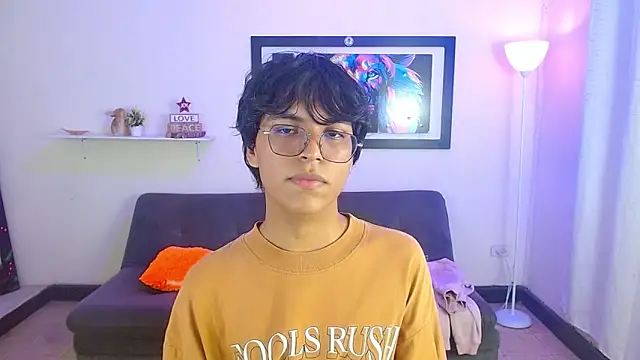 Maecum18 online show from February 23, 9:23 pm