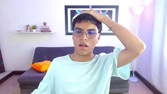 Maecum18 online show from March 16, 9:08 pm