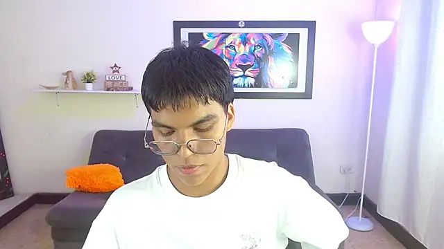 Snapshot of Maecum18 chatting on April 10, 9:19 pm Maecum18 online show from April 10, 9:19 pm