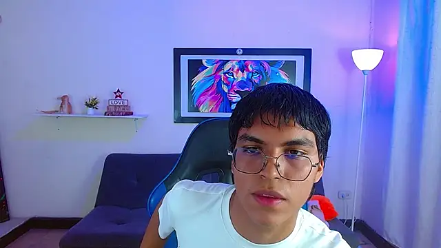 Snapshot of Maecum18 chatting on May 14, 8:59 pm Maecum18 online show from May 14, 8:59 pm