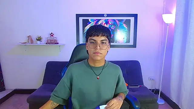 Maecum18 online show from June 18, 10:03 pm