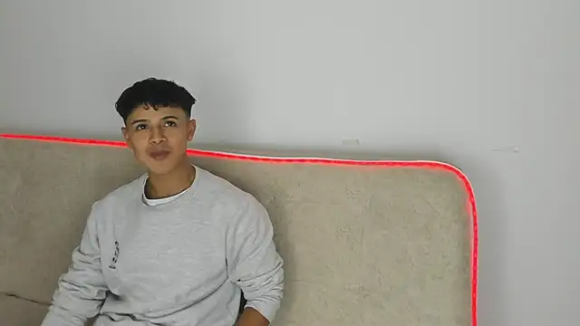  Alex Colton online show from May 14, 11:44 pm