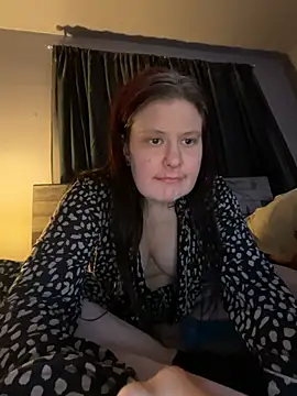 Snapshot of JulietteLatte chatting on February 1, 2:32 am JulietteLatte online show from February 1, 2:32 am