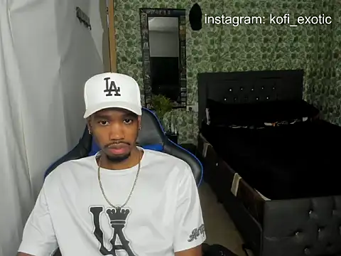 Snapshot of Kofi_exotic_2 chatting on February 3, 2:21 am Kofi exotic 2 online show from February 3, 2:21 am