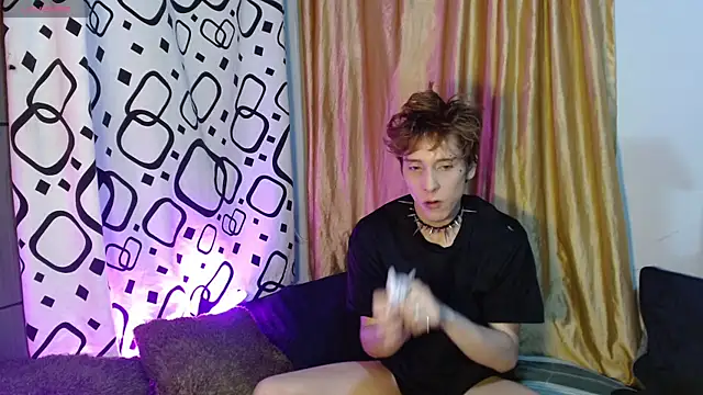 Snapshot of DannyParker_ chatting on July 19, 8:29 am DannyParker online show from July 19, 8:29 am