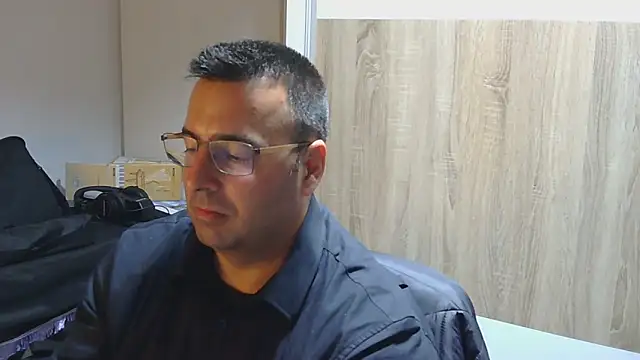 Snapshot of VanillaTime78-Jorge chatting on April 13, 12:27 am VanillaTime78-Jorge online show from April 13, 12:27 am
