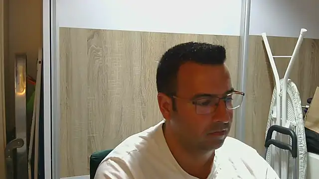 Snapshot of VanillaTime78-Jorge chatting on April 19, 9:17 pm VanillaTime78-Jorge online show from April 19, 9:17 pm