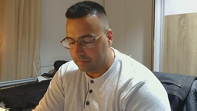 Snapshot of VanillaTime78-Jorge chatting on April 24, 10:01 pm VanillaTime78-Jorge online show from April 24, 10:01 pm