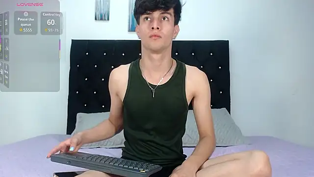 axxxel twink online show from February 16, 1:13 am