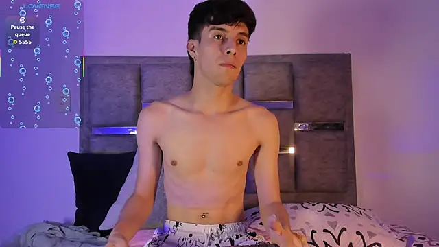 axxxel twink online show from May 7, 3:12 am