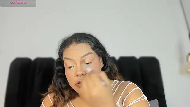 Snapshot of Amaranoir- chatting on March 11, 3:56 am Amaranoir- online show from March 11, 3:56 am