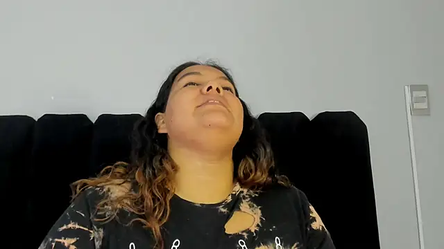 Snapshot of Amaranoir- chatting on April 1, 1:06 am Amaranoir- online show from April 1, 1:06 am