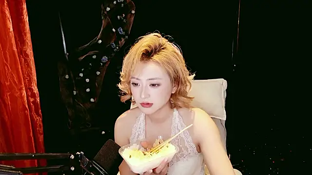 Snapshot of Lady-Mia777 chatting on March 5, 5:14 am Lady-Mia777 online show from March 5, 5:14 am