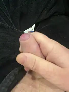 petitsexe52 online show from March 20, 6:29 am