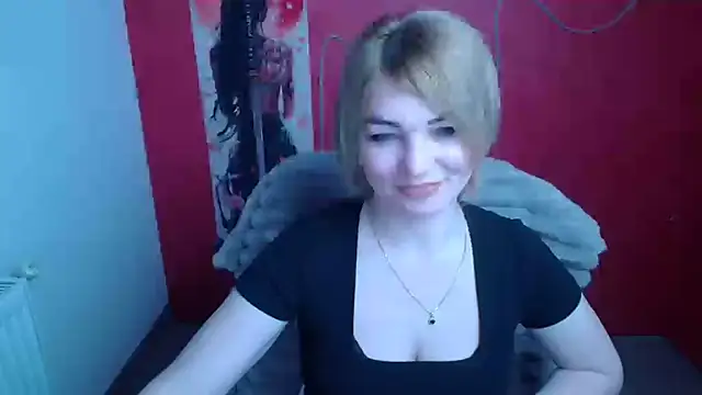 CuttieEmma online show from March 2, 7:15 am