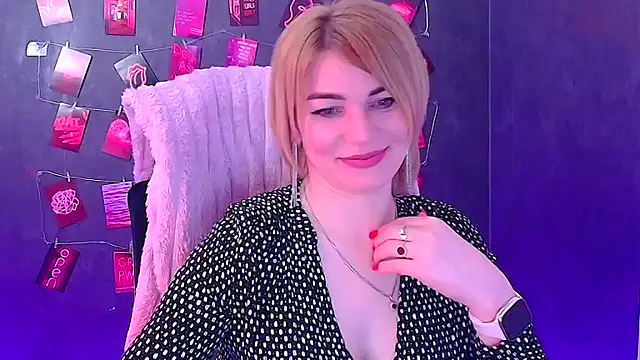 CuttieEmma online show from March 23, 12:58 am