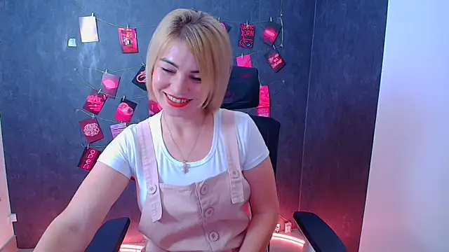CuttieEmma online show from July 31, 11:42 am