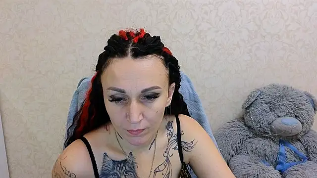 Snapshot of LalyaSkyy chatting on February 1, 6:23 am LalyaSkyy online show from February 1, 6:23 am