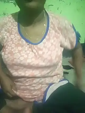 Snapshot of Romantic-Couple999 chatting on March 11, 7:53 pm Romantic-Couple999 online show from March 11, 7:53 pm