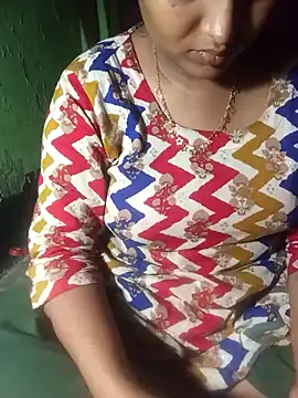 Snapshot of Romantic-Couple999 chatting on March 12, 9:10 pm Romantic-Couple999 online show from March 12, 9:10 pm